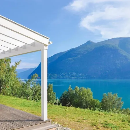 In With House Sea View 度假居 *